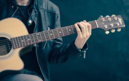 Le guide ultime pour choisir la sangle de guitare parfaite