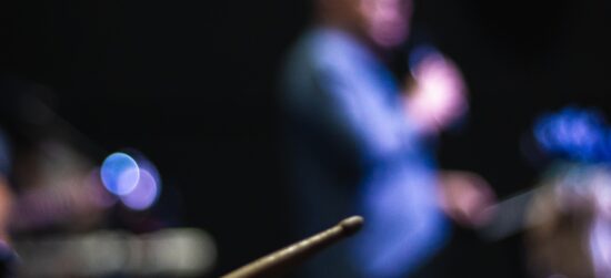 Les percussions au sein des orchestres modernes : rôles et utilisations variées